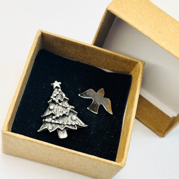 Christmas Tree & Dove Lapel Pins In Gift Box - Picture 1 of 4
